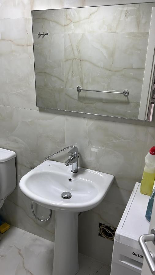 J Apartment in Center Tirana Buitenkant foto