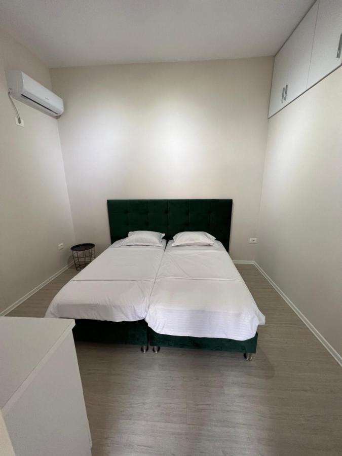 J Apartment in Center Tirana Buitenkant foto