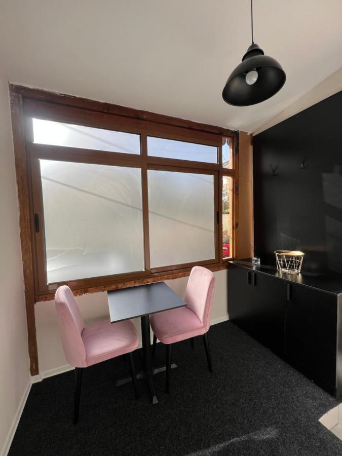 J Apartment in Center Tirana Buitenkant foto